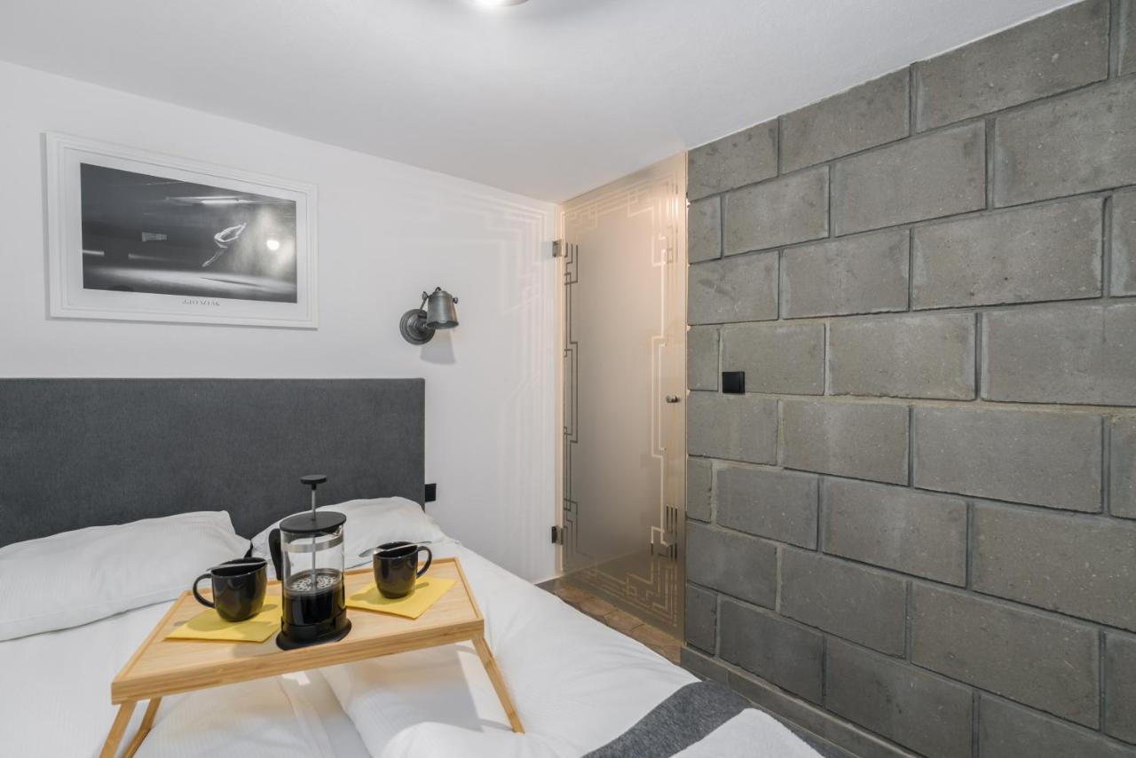 Underground Level Apartments Strzalowa By Renters Poznań Kültér fotó